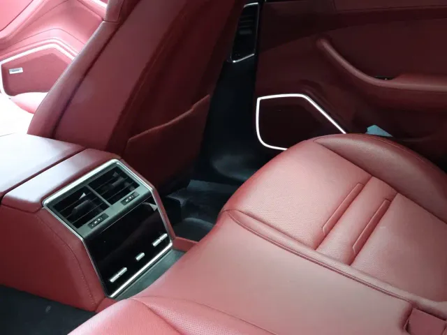Porsche Panamera — Фото автомобиля 14