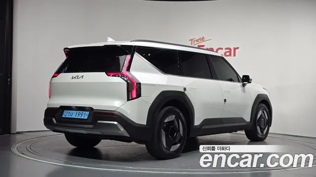 Kia EV9 — Фото автомобиля 2