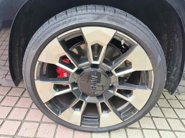 BMW XM — Фото автомобиля 7