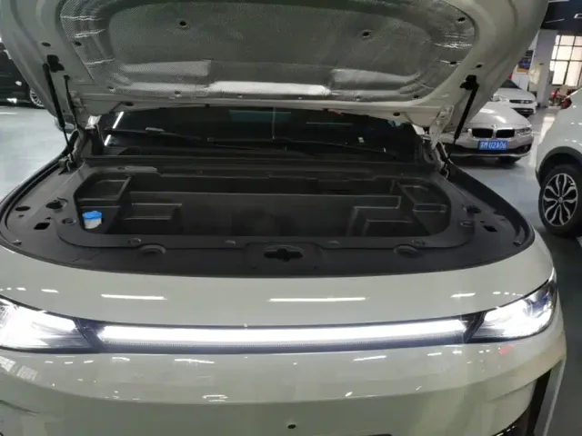 Leapmotor C10 — Фото автомобиля 19