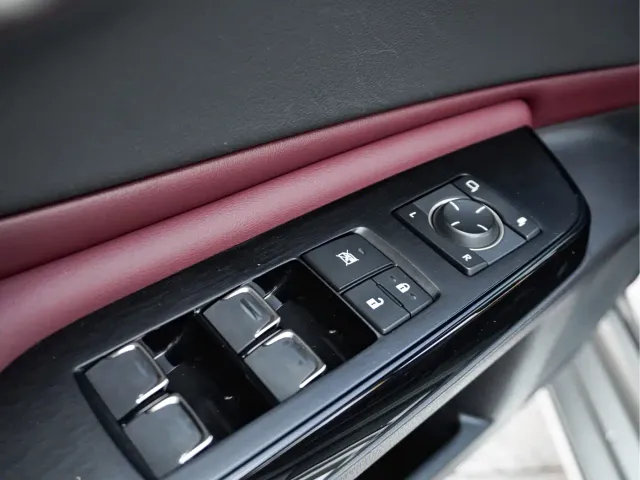 Lexus ES — Фото автомобиля 8