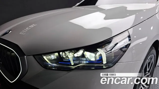 BMW 5-Series — Фото автомобиля 22