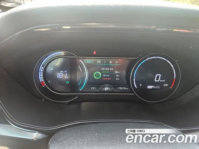Kia Niro — Фото автомобиля 6
