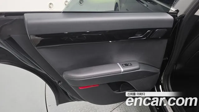 Hyundai Grandeur Grandeur (GN7) 2.5 Бензин 2WD — Фото автомобиля 22