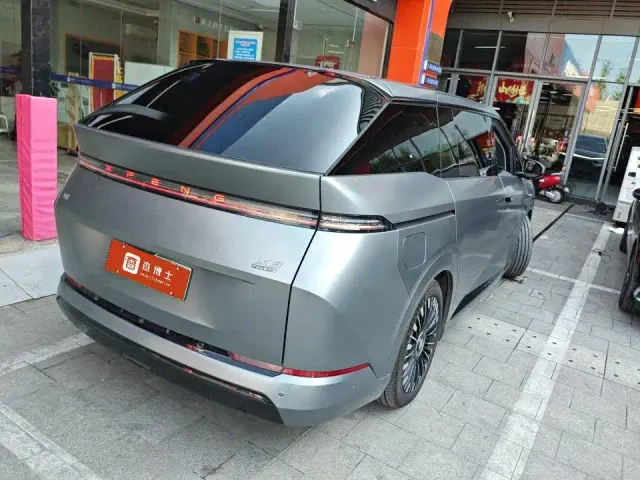 Xpeng X9 — Фото автомобиля 4