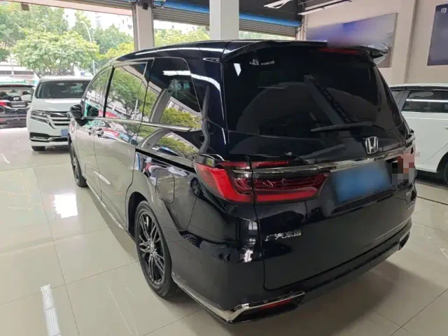 Honda Odyssey — Фото автомобиля 4
