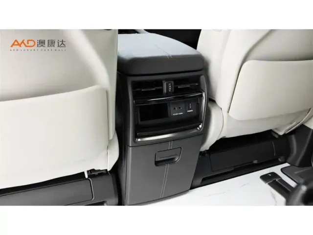 Toyota Vellfire — Фото автомобиля 10