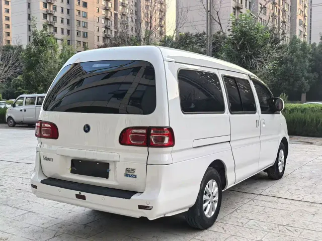 Forthing Lingzhi — Фото автомобиля 9