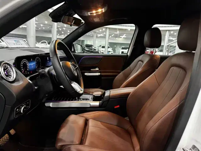 Mercedes-Benz GLB-Class — Фото автомобиля 10