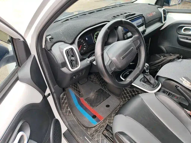 Roewe Clever — Фото автомобиля 15