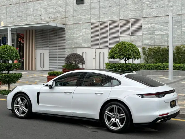 Porsche Panamera — Фото автомобиля 4