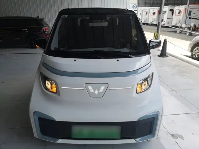 Wuling NanoEV — Фото автомобиля 2