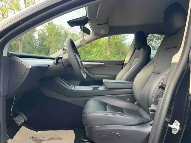 Tesla Model Y — Фото автомобиля 7