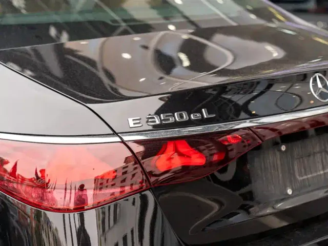 Mercedes-Benz E-Class — Фото автомобиля 17