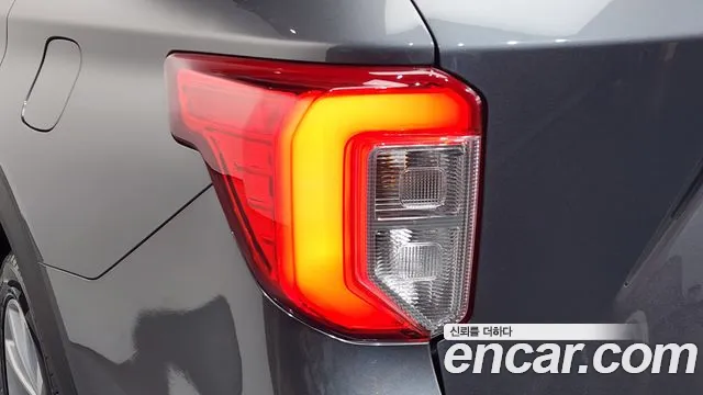 Ford Explorer Generation 6 — Фото автомобиля 23