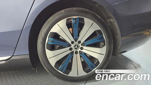 Mercedes-Benz EQS — Фото автомобиля 16