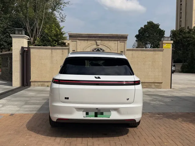 Li Auto L7 — Фото автомобиля 3