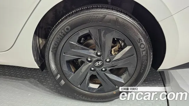 Hyundai Avante CN7 — Фото автомобиля 6