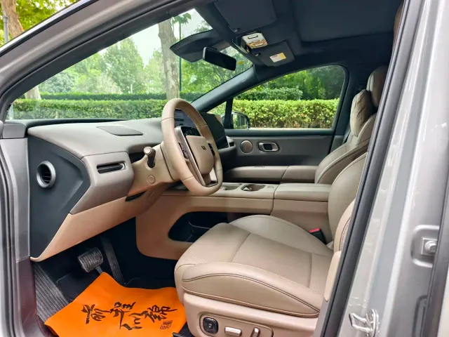 Li Auto i6 — Фото автомобиля 4