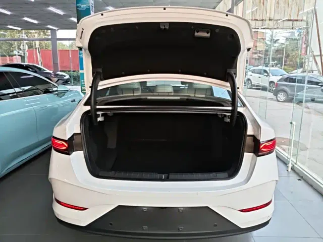 BYD Qin PLUS — Фото автомобиля 18