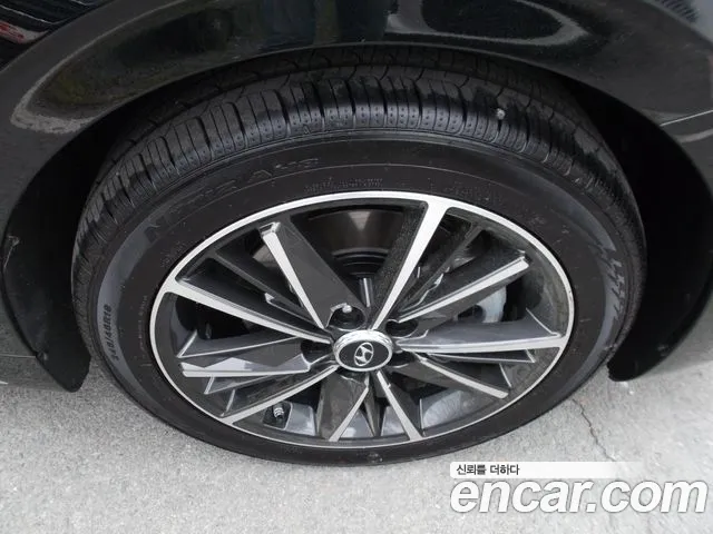 Hyundai Grandeur Grandeur (New) — Фото автомобиля 18
