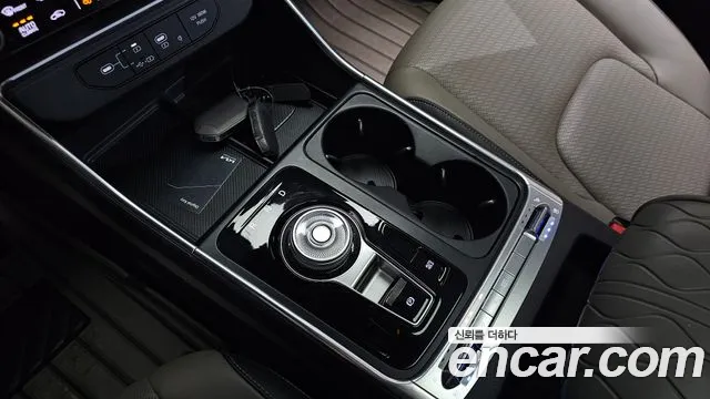 Kia Carnival Generation 4 — Фото автомобиля 8