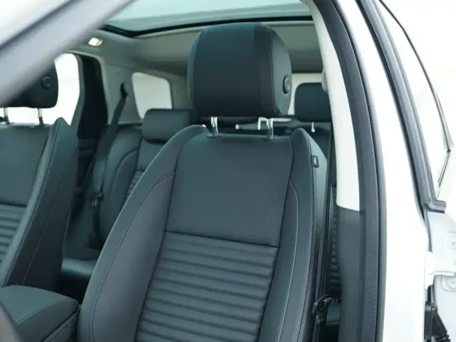 Land Rover Discovery Sport — Фото автомобиля 12