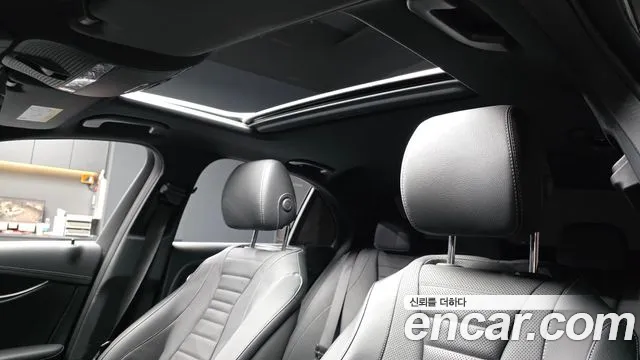 Mercedes-Benz E-Class — Фото автомобиля 25