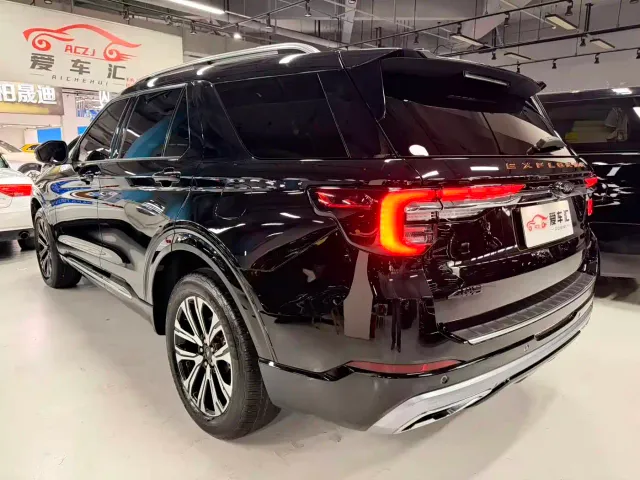 Ford Explorer — Фото автомобиля 18