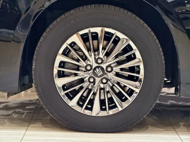 Toyota Vellfire — Фото автомобиля 24