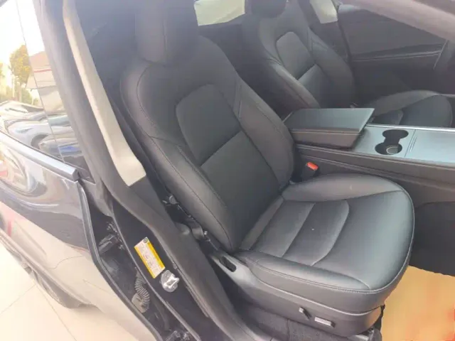 Tesla Model Y — Фото автомобиля 24