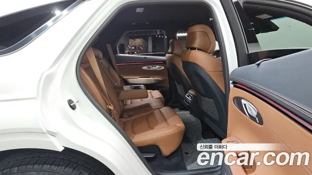 Genesis GV70 — Фото автомобиля 18