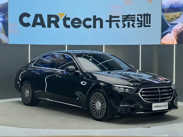 Mercedes-Benz E-Class — Фото автомобиля 3