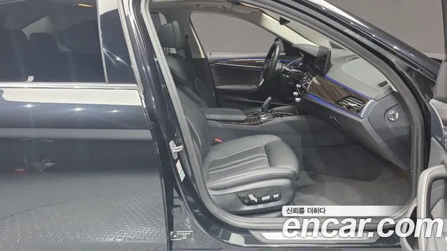 BMW 5 Series G30 — Фото автомобиля 16