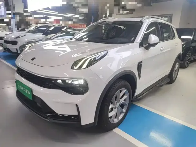 Фотография автомобиля — Lynk & Co 01