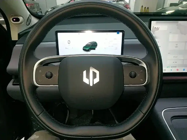 Leapmotor C10 — Фото автомобиля 10