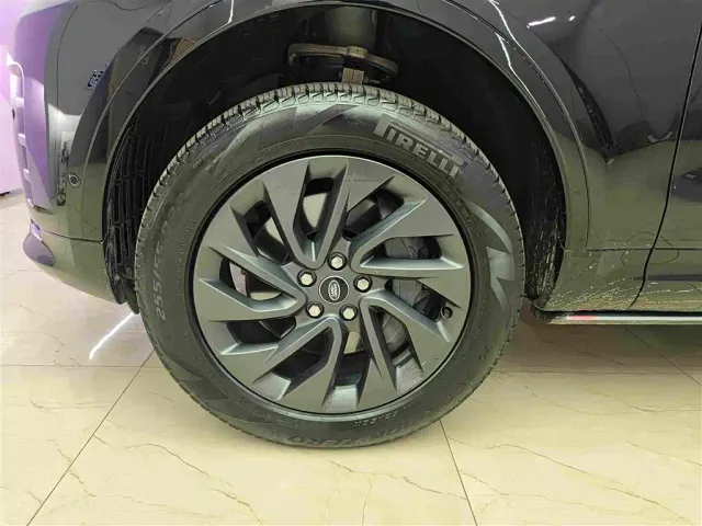 Land Rover Discovery — Фото автомобиля 9