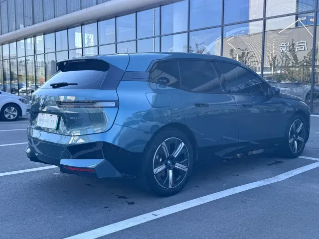 BMW iX — Фото автомобиля 4