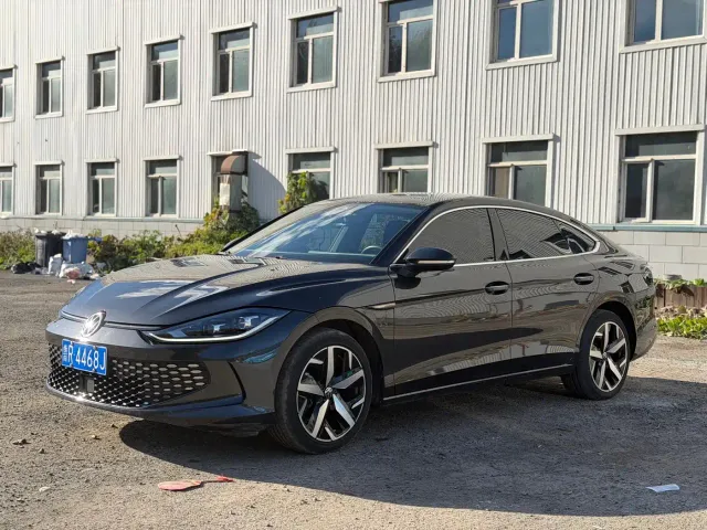 Фотография автомобиля — Volkswagen Lamando