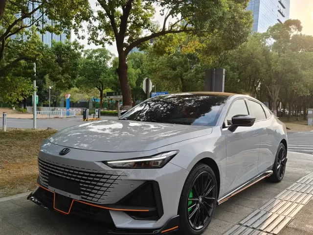 Фотография автомобиля — Changan UNI-V