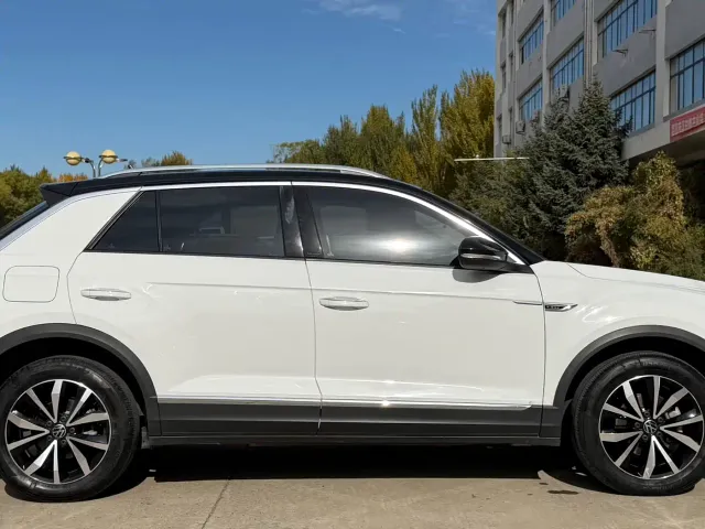 Volkswagen T-Roc — Фото автомобиля 4