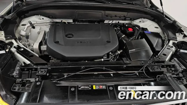 Вольво XC60 — Фото автомобиля 6