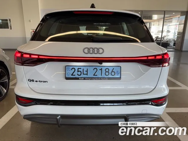 Audi Q6 e-tron — Фото автомобиля 4