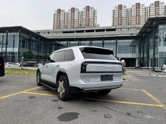 ZEEKR Zeekr 9X 2025 model Ultra Edition 70kWh — Фото автомобиля 24