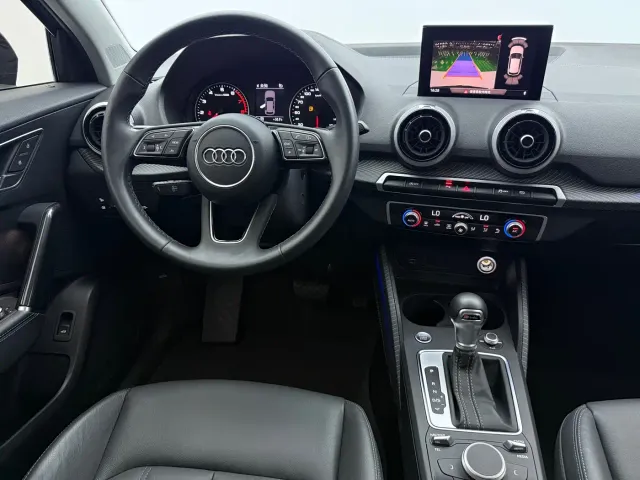 Audi Q2L — Фото автомобиля 10