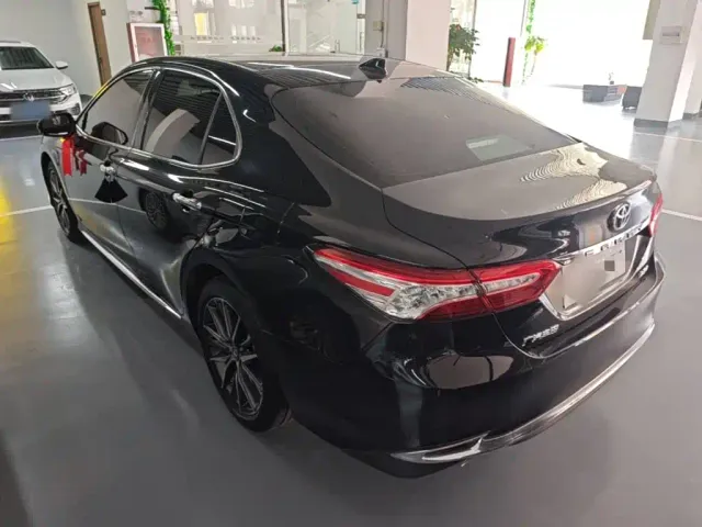 Toyota Camry — Фото автомобиля 4