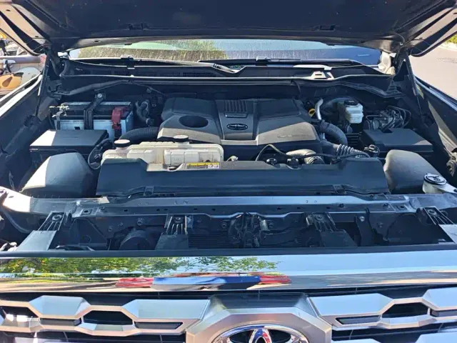 Toyota Tundra — Фото автомобиля 10