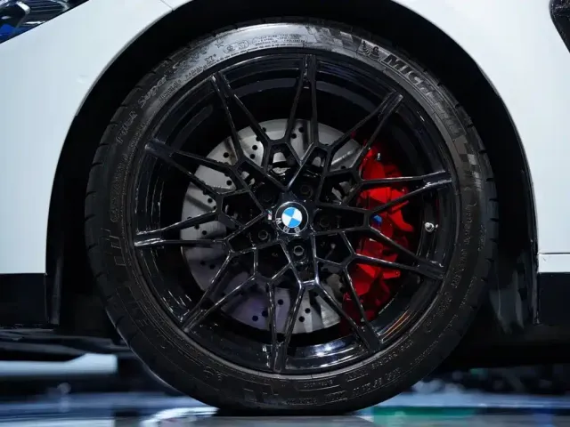 BMW M4 — Фото автомобиля 7