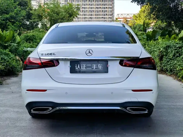 Mercedes-Benz E-Class — Фото автомобиля 6