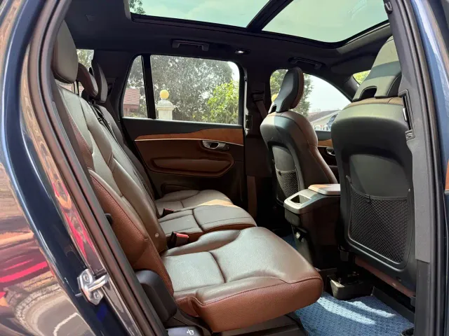 Volvo XC90 — Фото автомобиля 14